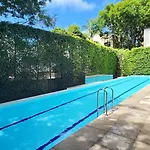 Modern & Sleek, Minutes To The City. Parking/Pool