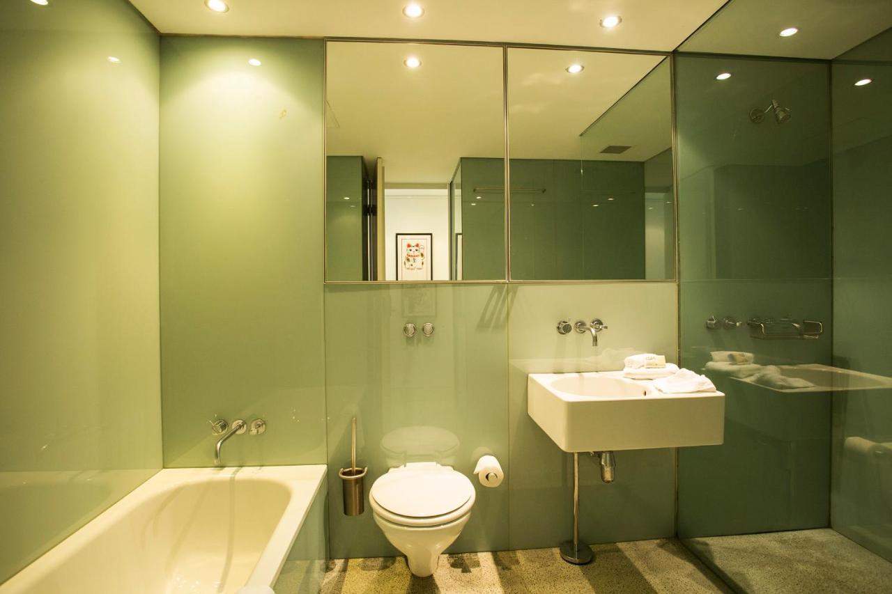 Apartment Modern & Sleek, Minutes To The City. Parking/pool *